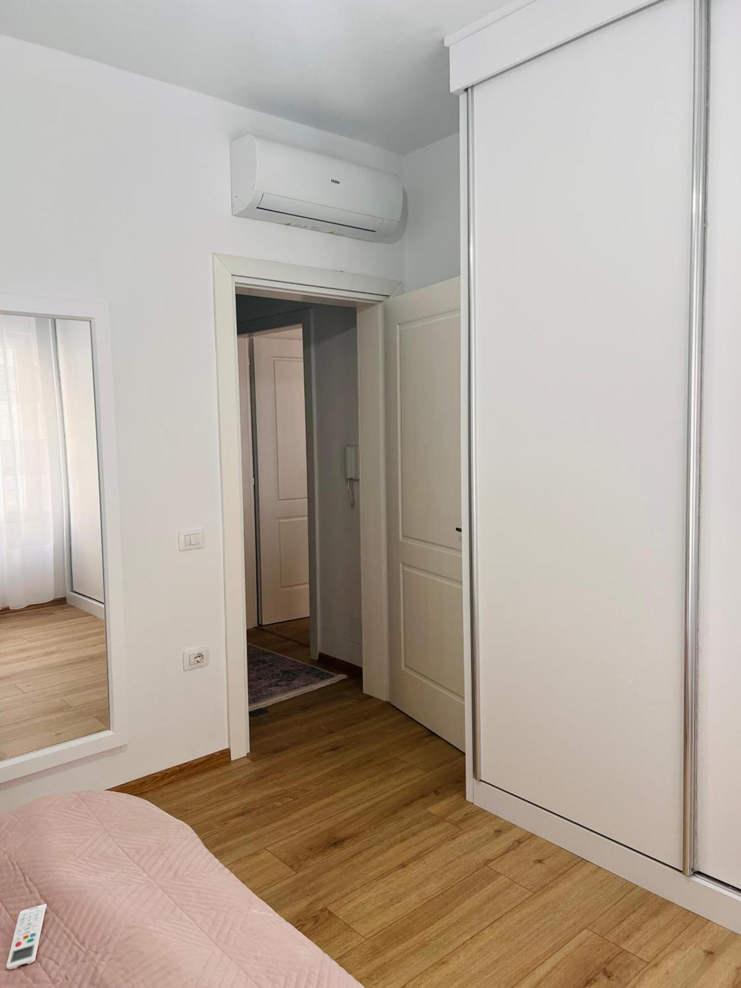 Cozy In Pogradec, Near Ohrid Apartamento *