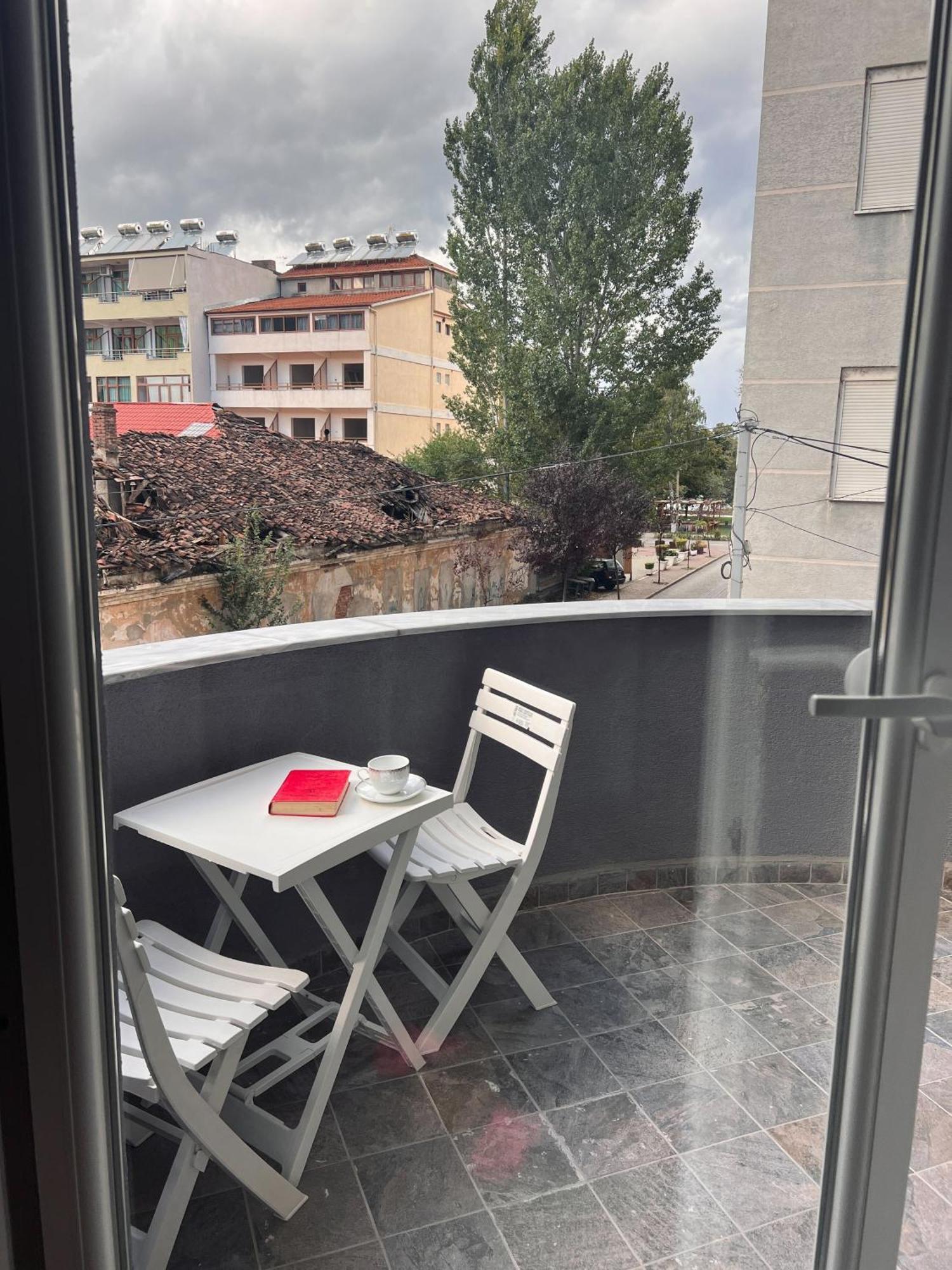 Cozy In Pogradec, Near Ohrid Apartament